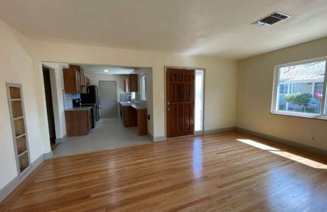 Tahoe Park 2 Bedroom - 2870 59th Street, Sacramento, CA 95817