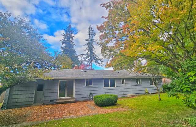 Beautifully Remodeled 3 Bed 2 Bath Rambler in Eastgate, Bellevue Gallery 3