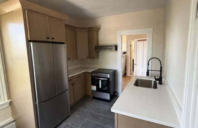 Renovated 1 Bedroom Right Off Main St in East Greenwich! photos photos