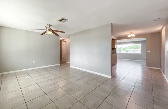 7623 Rottingham Road Gallery 2