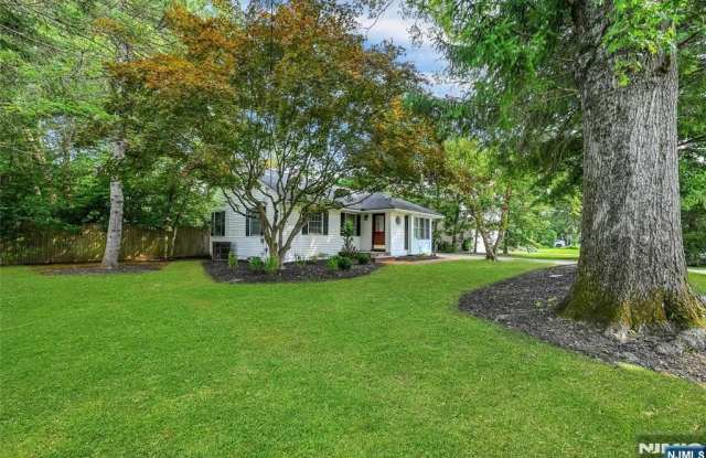 12 Leoson Parkway Gallery 3