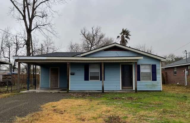 House For Rent in Westlake - 821 Garden Drive, Westlake, LA 70669