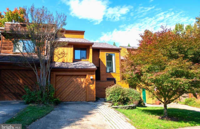 2207 CEDAR COVE CT Gallery 1