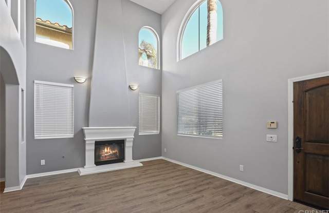 5003 Haskell Avenue Gallery 3