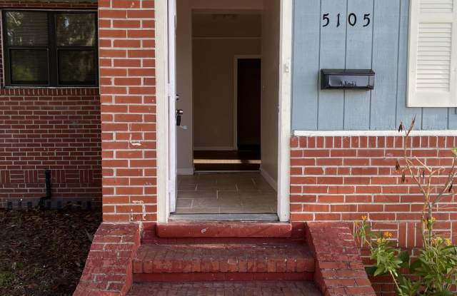 5105 Hollycrest Drive Gallery 2