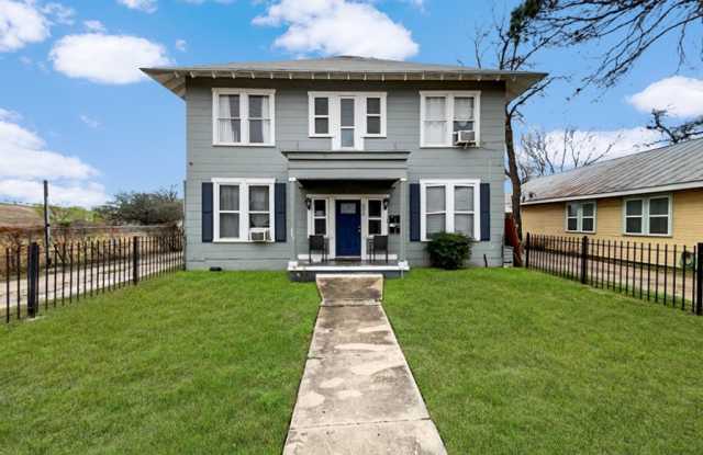 506 W Drexel Ave unit: 4 photos photos