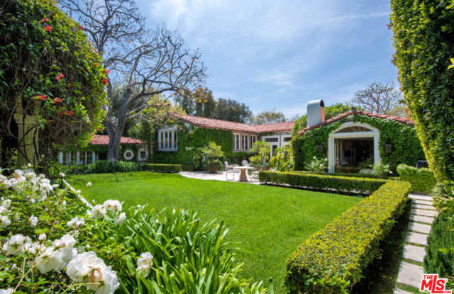 906 N ROXBURY DR - 906 North Roxbury Drive, Beverly Hills, CA 90210