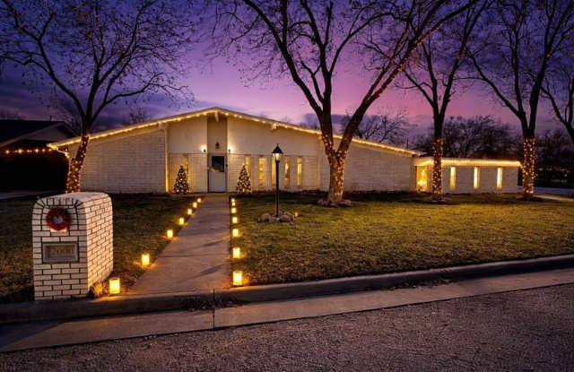 2000 SE 10th Street photos photos