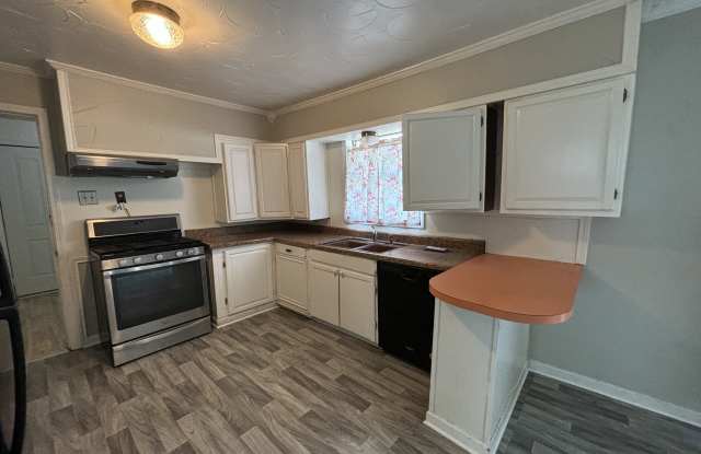 708 Lewis Street - A Gallery 2
