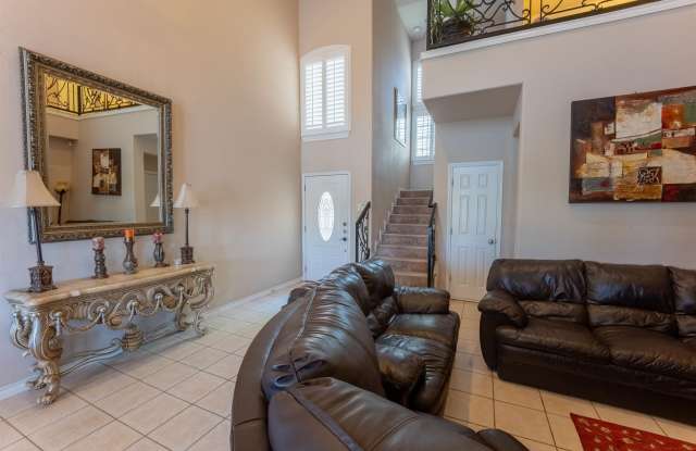 7521 Country Club Dr Gallery 4