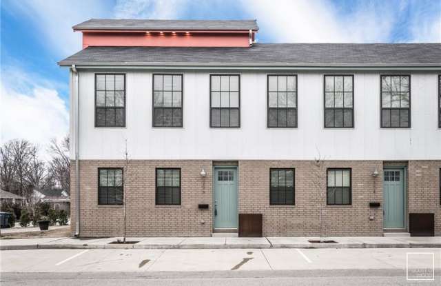 302 SW 5th ST - 302 Southwest 5th Street, Bentonville, AR 72712 302 SW 5th ST - 302 Southwest 5th Street, Bentonville, AR 72712