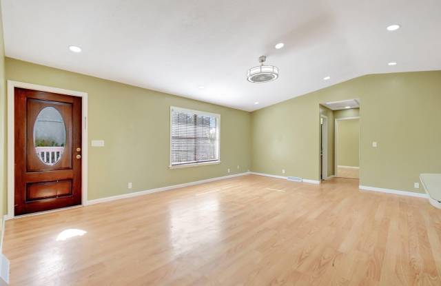 5067 Woodland Drive photos photos