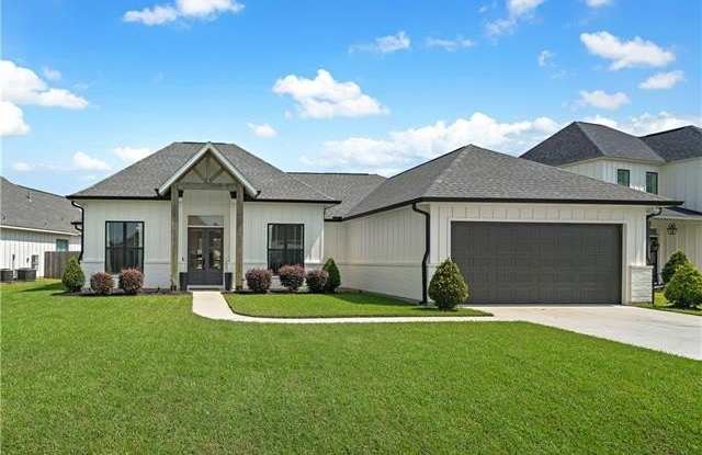 7031 BALD EAGLE Circle Gallery 1