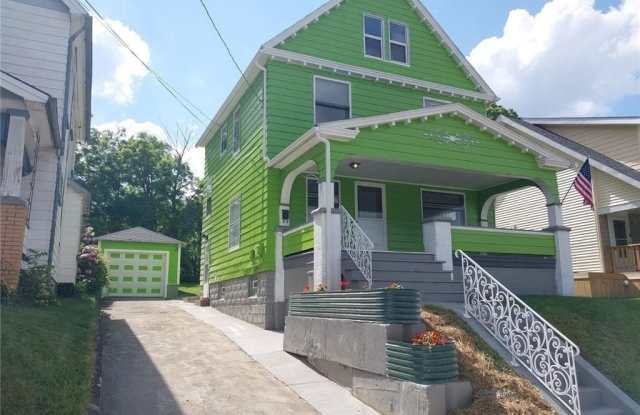 112 N Portland Avenue - 112 North Portland Avenue, Youngstown, OH 44509 112 N Portland Avenue - 112 North Portland Avenue, Youngstown, OH 44509