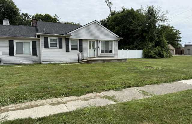 22420 Lilac St photos photos