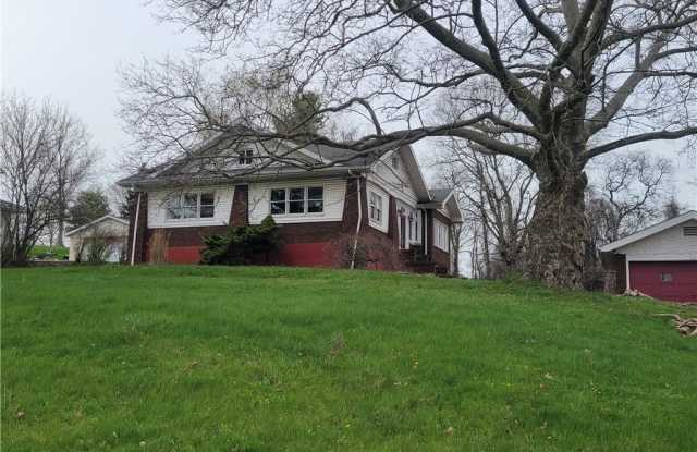 889 E Beau St photos photos