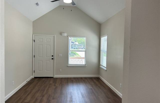 206 W Maple Avenue Gallery 2
