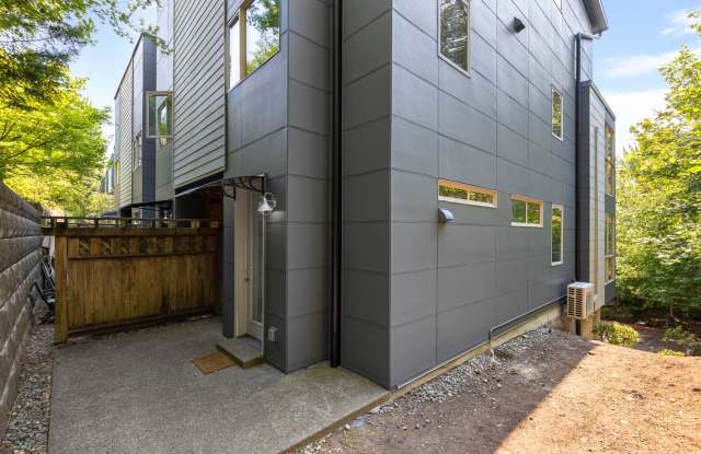 Bright 2BR + Loft Home with Garage and Multiple Balconies Gallery 3
