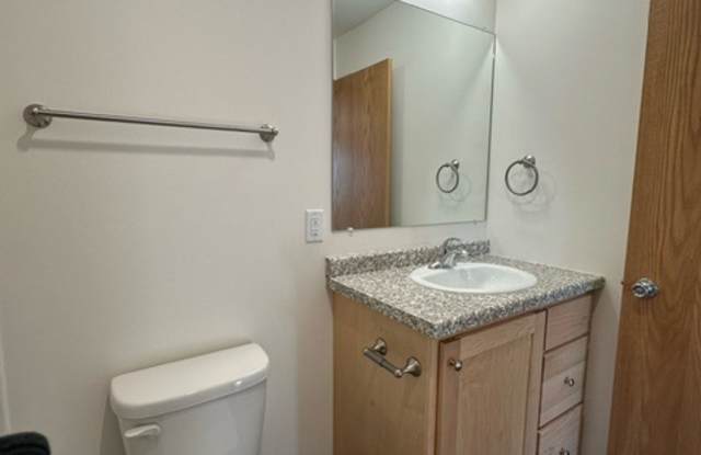 835 East Wisconsin Street - 608 Gallery 4