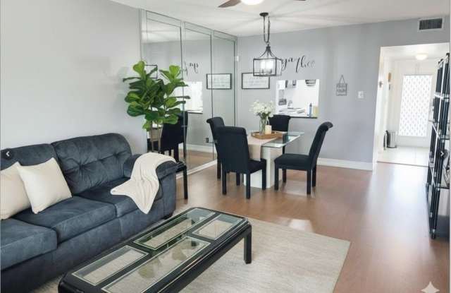 7505 NW 5TH Place Gallery 1