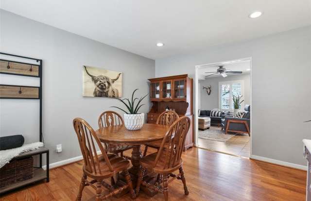9015 Longmont Drive Gallery 4