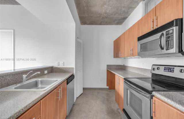 455 NE 25th St photos photos