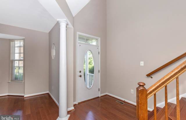 13814 CROWNSGATE WAY Gallery 3