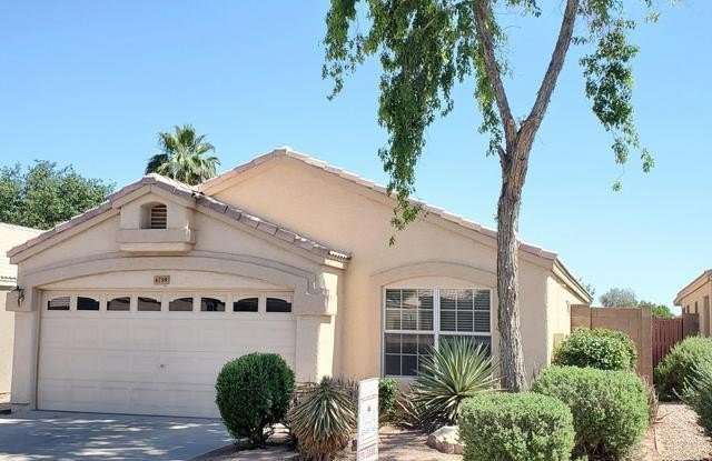 4739 E Desert Wind Drive photos photos