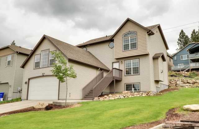 Spacious 4 Bedroom Home in Spokane Valley Gallery 1