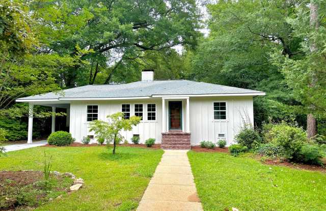 Super Cute Cottage 1 mile from Toomers Corner photos photos