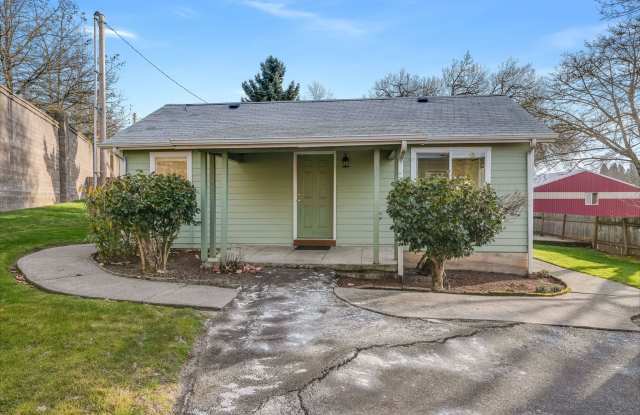 Beautiful 2 Bed, 1 Bath Rental Home in Happy Valley Neighborhood! photos photos
