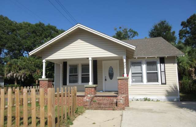 Historic Home with a Modern Feel - 922 North 6th Avenue, Pensacola, FL 32501