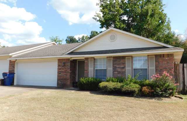 Spacious 2 bedroom, 2 bath duplex photos photos