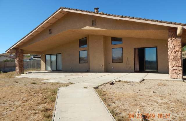 Beautiful home in Desert Knolls area Gallery 4