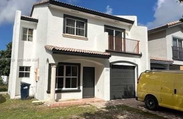 840 SW 6th Pl photos photos