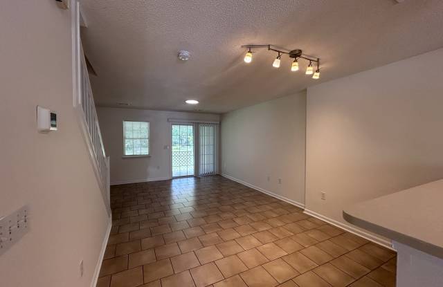 957 Pendant Cir Gallery 3