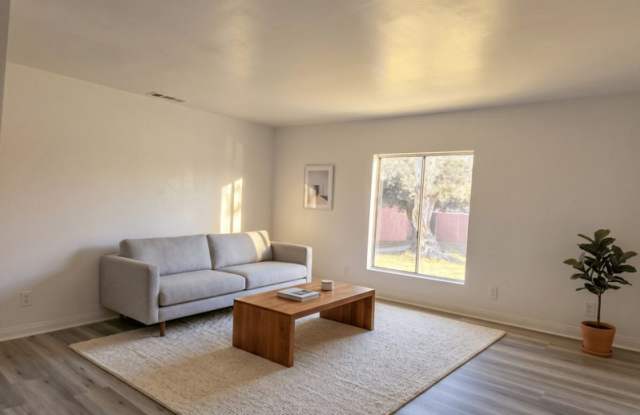 1227 East Pasadena Street Gallery 1