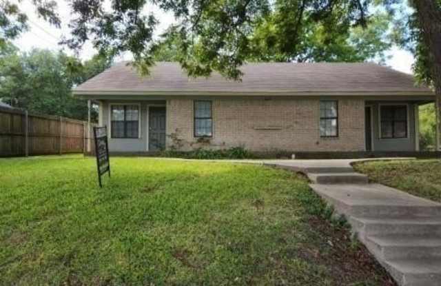 2203 Monroe Street photos photos