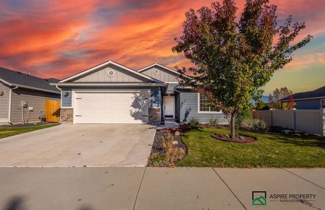 4 Bed 2 Bath home for rent photos photos