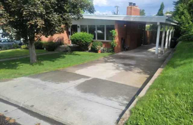 1352 Jane St photos photos
