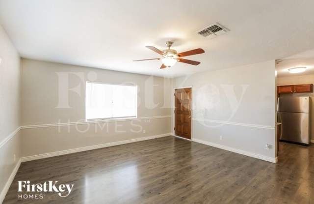 1822 North 21st Place Gallery 3