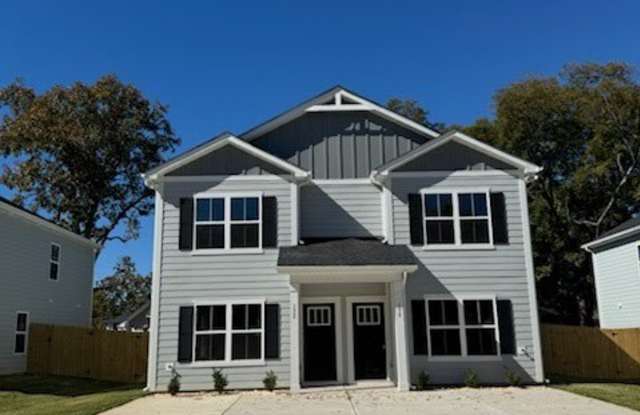 124 4th Street Southeast - 124 4th Street Southeast, Hickory, NC 28602