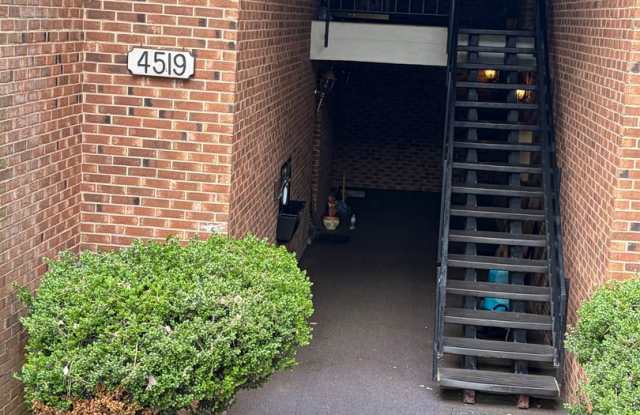 REMODELED NW RALEIGH 3 BEDROOM CONDO IN MARTINIQUE--SWIMMING POOL- UPDATED PRIMARY BATHROOM photos photos