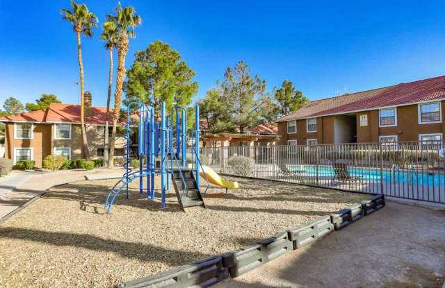 Summer Entrada Apartments Gallery 3