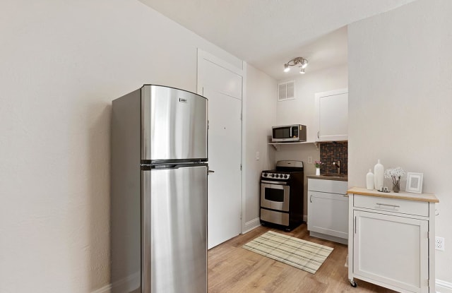 1671 Washington Gallery 3