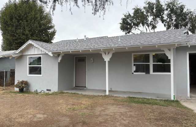 2 Bedroom 1 Bathroom House photos photos