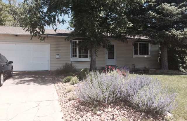 Recently Updated 3 Bedroom 2 Bath Home - Amazing Location! - 4444 Glencove Place, Gunbarrel, CO 80301