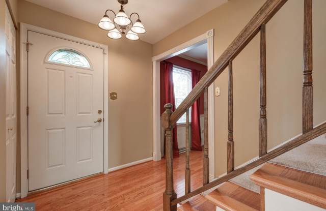 8811 SHADOWLAKE WAY Gallery 2