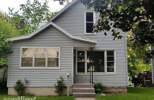 566 Valley Ave NW - 566 Valley Avenue Northwest, Grand Rapids, MI 49504
