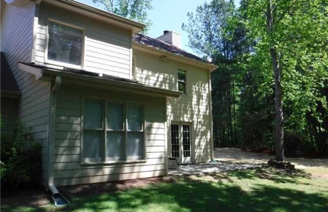 2810 Lake Court Gallery 3